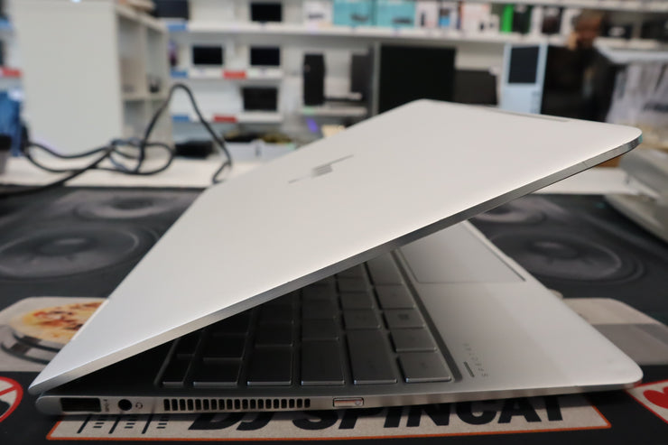 HP Spectre x360 13-AC0XX 2018 13" Touchscreen 2-In-1 Convertible Laptop